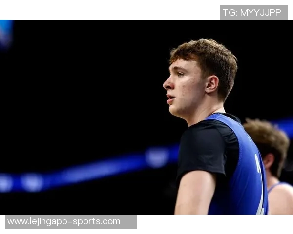 克里斯蒂称赞弗拉格篮下对抗能力出色并在关键时刻命中重要投篮