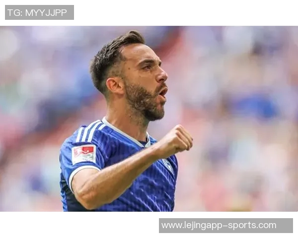 沙尔克04在德乙中表现出色卡里乌斯守门稳健15场比赛零封8次