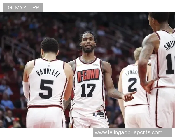 谢泼德赞阿门后场搭档能力出众攻筐威胁吸引防守注意力